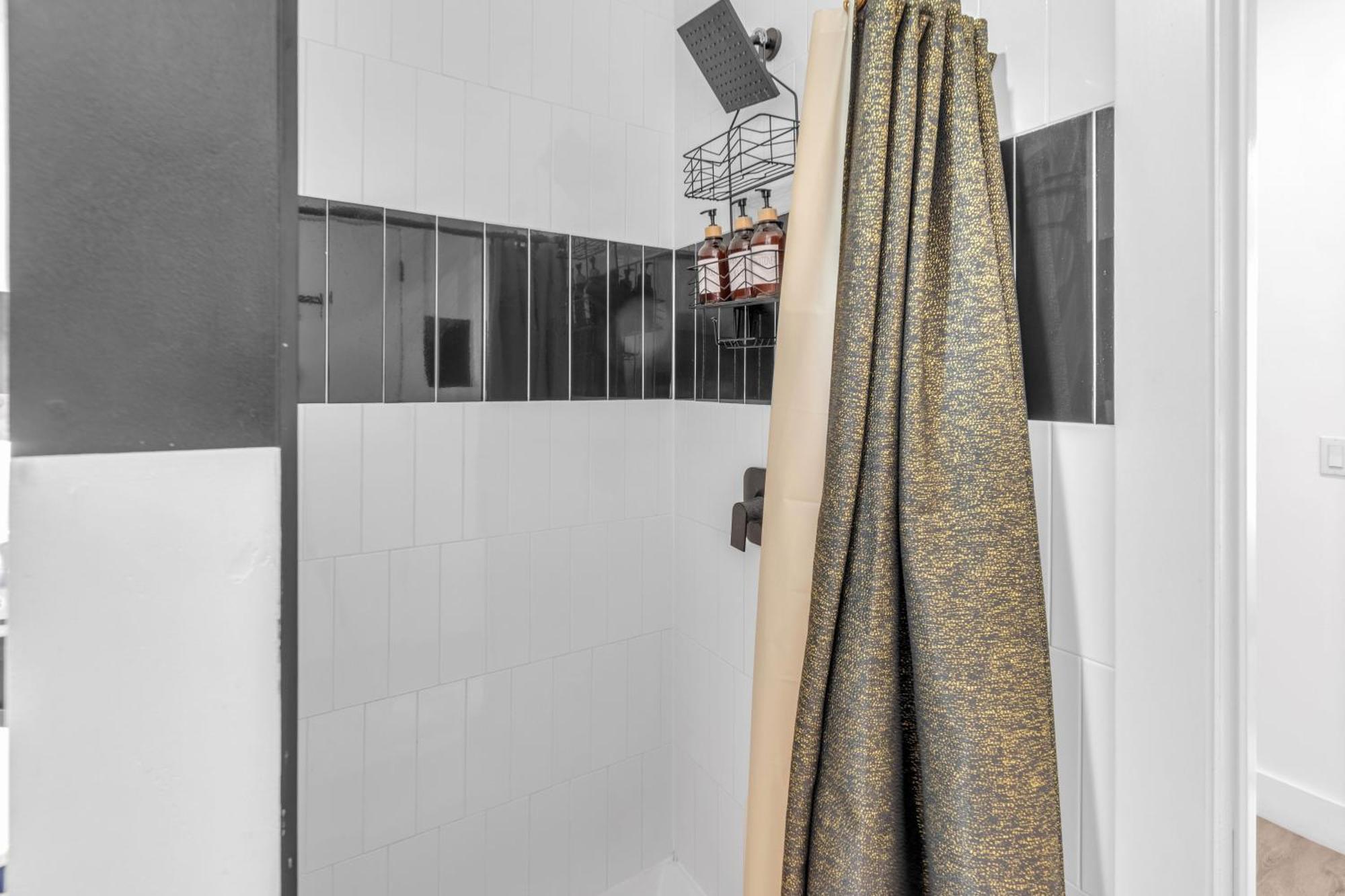 Royal Oasis Indoor Pool, Free Parking, Near Nyc Lägenhet Elizabeth Exteriör bild
